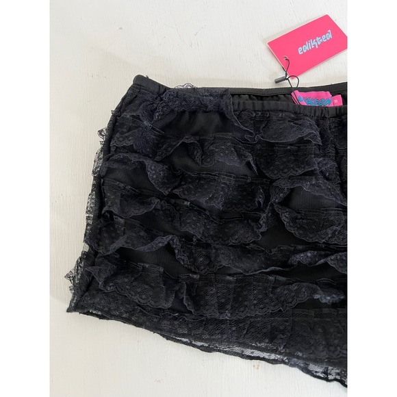 Edikted Ruffled Lace Shorts Black Julianna Hot Pants Bloomer High Waisted NWT - Picture 5 of 7